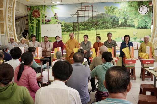 13D08686-EE1B-4CA3-94F3-BB798C03381D 1 105 c